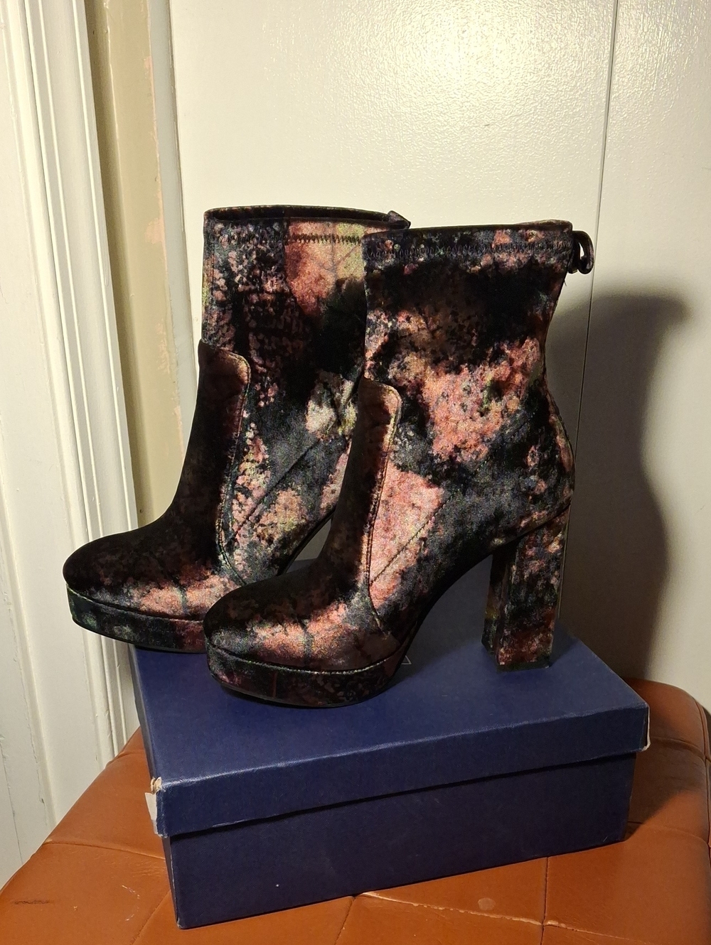 STI. LINES INDRA Velvet Platform Ankle Boots in Multi-Color